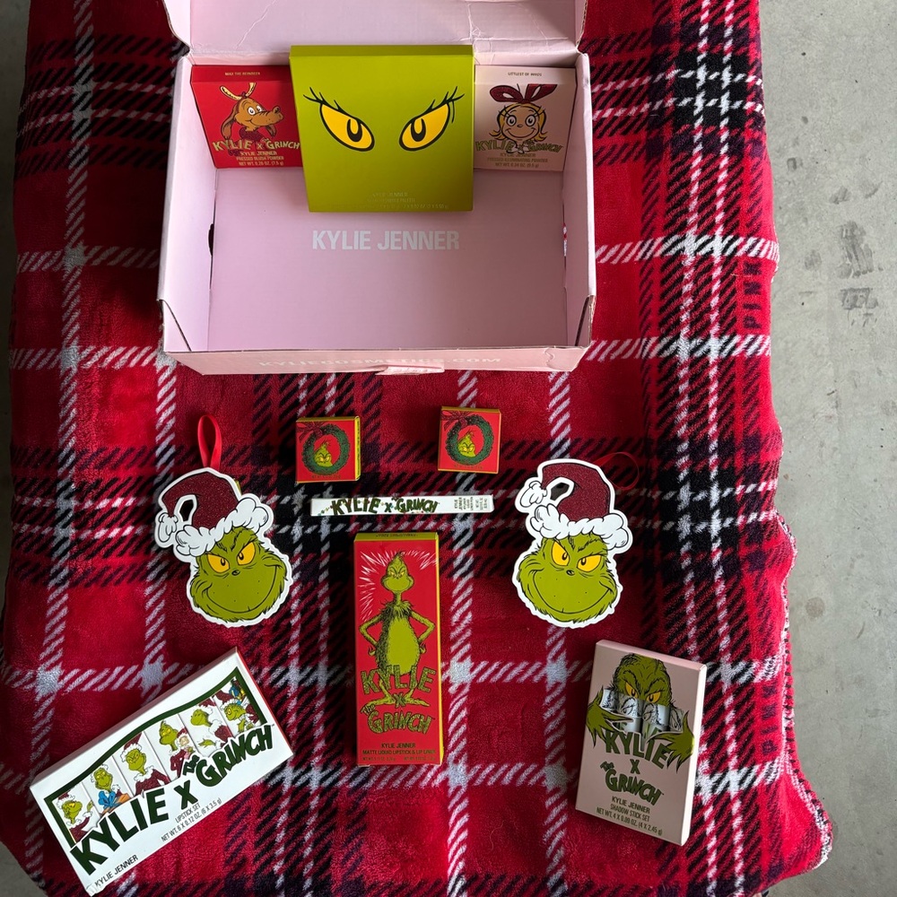 Kylie Cosmetics Grinch Collection - Red and Green